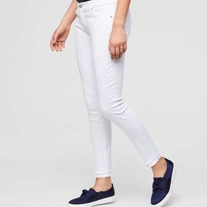 NWOT Loft white jeans!